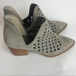 Gorgeous BP. Booties